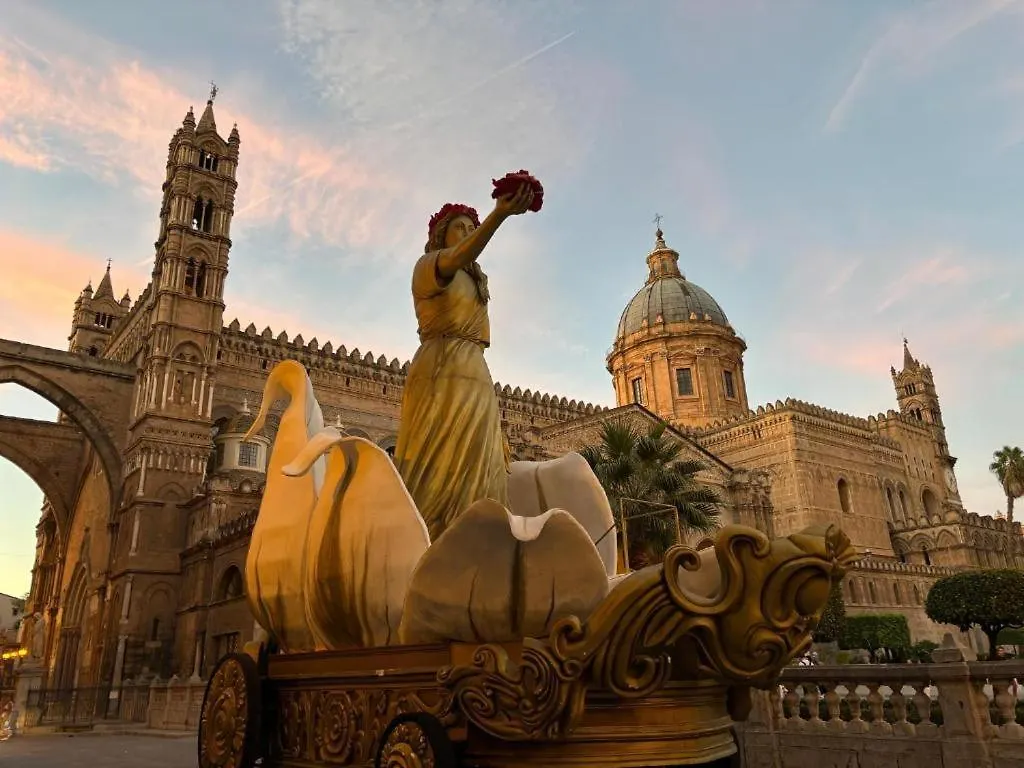 La Maison De La Cathedrale Palermo 0*,  Italy