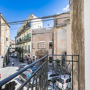 Piazza Pretoria & Quattro Canti Roomy Flats With Balconies Appartamento